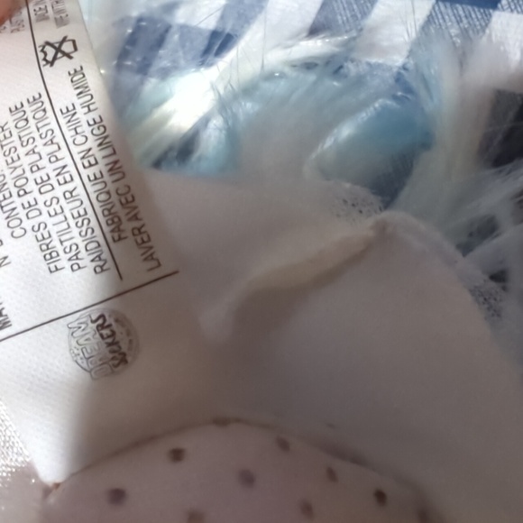 Dream Seeker doll by Moose Toys. Polyester material filled with fiber and beads. - Picture 5 of 6